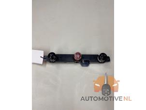 Używane Przelacznik swiatel awaryjnych Fiat 500 (312) 1.2 Cena € 20,00 Procedura marży oferowane przez AutomotiveNL Oss