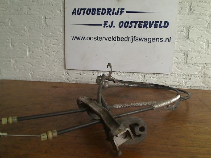 Używane Linka hamulca recznego Audi S4 Avant (B7) S4 4.2 V8 40V Cena na żądanie oferowane przez VW Parts Dronten