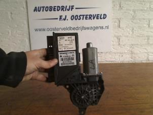 Usados Interruptor de ventanilla eléctrica Audi S4 Avant (B7) 4.2 V8 40V Precio de solicitud ofrecido por VW Parts Dronten