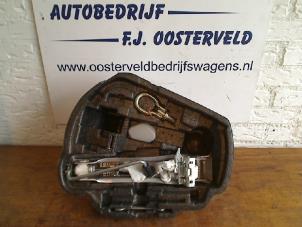 Używane Dzwignik Volkswagen Golf IV (1J1) 1.4 16V Cena € 30,00 Procedura marży oferowane przez VW Parts Dronten