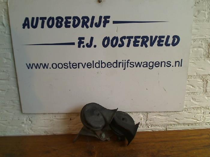 Używane Klakson Volkswagen New Beetle (9C1/9G1) 2.0 Cena na żądanie oferowane przez VW Parts Dronten