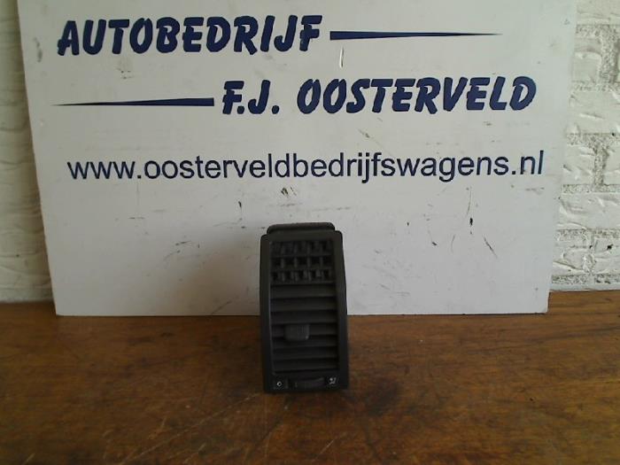 Używane Panel Volkswagen Polo IV (9N1/2/3) 1.4 TDI 70 Cena € 10,00 Procedura marży oferowane przez VW Parts Dronten