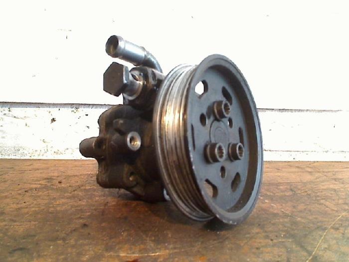 Usagé Pompe de direction Volkswagen Transporter/Caravelle T5 1.9 TDi Prix € 100,00 Règlement à la marge proposé par VW Parts Dronten