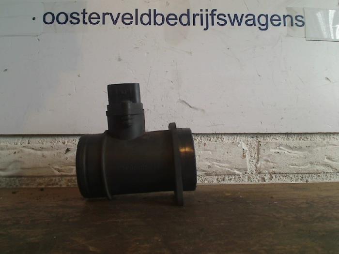 Begagnade Luftflödesmätare Volkswagen Passat Variant (3B5) 1.9 TDI 115 Pris på förfrågan erbjuds av VW Parts Dronten