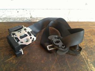 Used Seatbelt tensioner, left Volkswagen Touran (1T1/T2) 2.0 FSI 16V Price on request offered by VW Parts Dronten