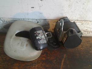 Used Seatbelt tensioner, left Volkswagen Touran (1T1/T2) 2.0 FSI 16V Price on request offered by VW Parts Dronten