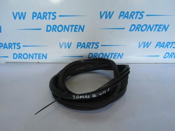 Usagé Divers Volkswagen Golf VI (5K1) 2.0 GTI 16V Prix € 25,00 Règlement à la marge proposé par VW Parts Dronten