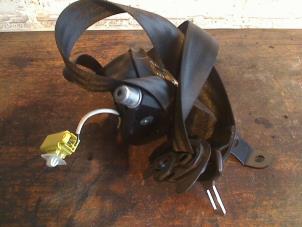 Used Seatbelt tensioner, right Volkswagen Touran (1T1/T2) 2.0 TDI 16V 140 Price on request offered by VW Parts Dronten