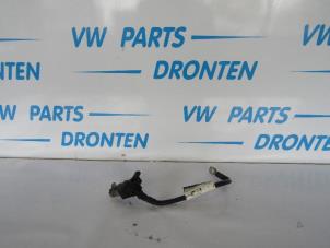 Usados Cargador de batería Volkswagen Polo V (6R) 1.6 TDI 16V 90 Precio € 20,00 Norma de margen ofrecido por VW Parts Dronten