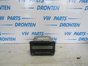 Używane Radio Volkswagen Passat Variant (365) 1.6 TDI 16V Bluemotion Cena € 50,00 Procedura marży oferowane przez VW Parts Dronten