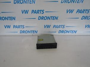 Used CD changer Volkswagen Touran (1T1/T2) 1.6 FSI 16V Price € 50,00 Margin scheme offered by VW Parts Dronten