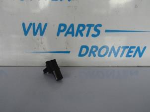 Used Antenna Audi A4 Avant (B8) 1.8 TFSI 16V Price € 25,00 Margin scheme offered by VW Parts Dronten