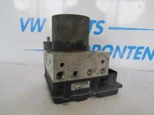 ABS-pump från en Audi A4 Quattro (B7)  2005