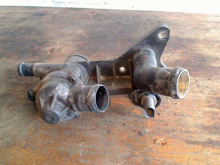 Używane Termostat Volkswagen Fox (5Z) 1.2 Cena na żądanie oferowane przez VW Parts Dronten