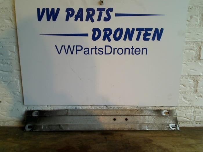 Begagnade Underram Audi A6 (C6) 2.7 TDI V6 24V Pris € 15,00 Marginaltabell erbjuds av VW Parts Dronten