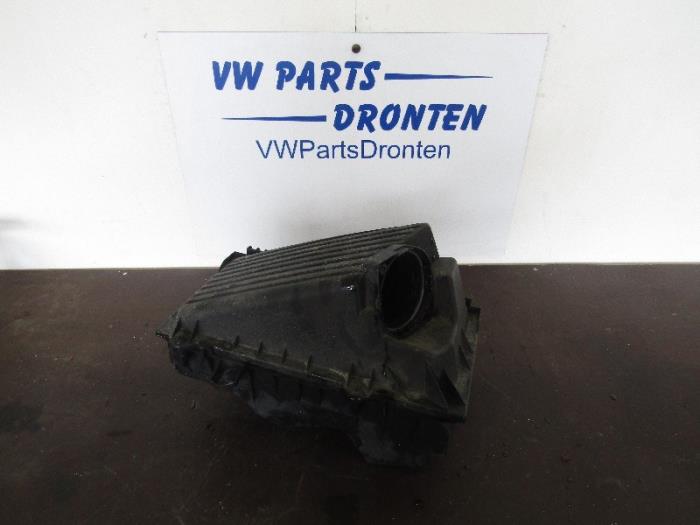 Begagnade Luftfilterhus Audi TT (8N3) 3.2 V6 24V Quattro Pris på förfrågan erbjuds av VW Parts Dronten
