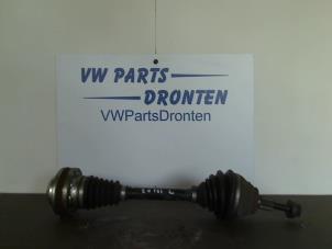 Used Front drive shaft, left Volkswagen Passat Variant (3C5) 2.0 TDI 140 Price € 45,00 Margin scheme offered by VW Parts Dronten