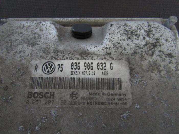 BordSteuergerät van een Volkswagen Golf IV Variant (1J5) 1.4 16V 2003