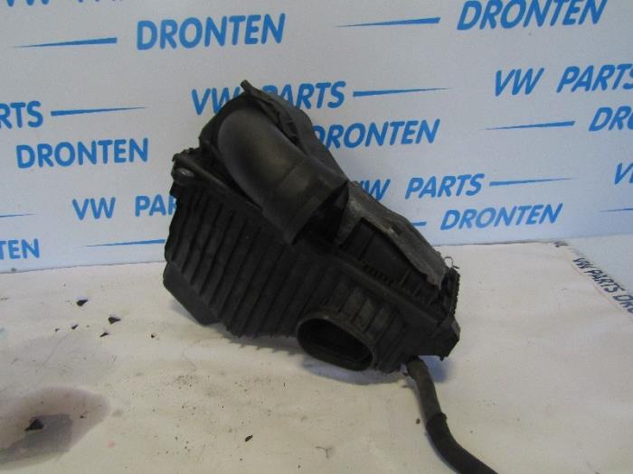 Gebrauchte Luftfiltergehäuse Volkswagen Touareg (7LA/7L6) 5.0 TDI V10 Preis auf Anfrage angeboten von VW Parts Dronten
