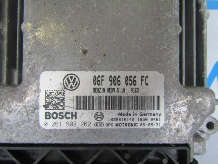 BordSteuergerät van een Volkswagen Passat Variant (3C5) 2.0 FSI 16V 2006