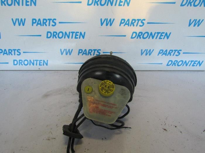Usagé Assistant de freinage Audi A8 (D3) 4.2 V8 40V Quattro Prix € 50,00 Règlement à la marge proposé par VW Parts Dronten