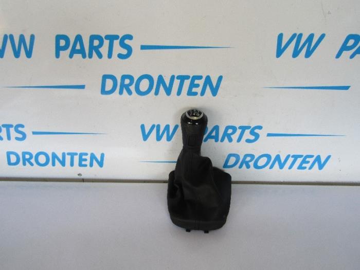 Gear stick cover from a Volkswagen Up! (121) 1.0 12V 60 2012