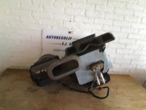 Used Heater housing Audi A2 (8Z0) 1.4 16V Price € 50,00 Margin scheme offered by VW Parts Dronten