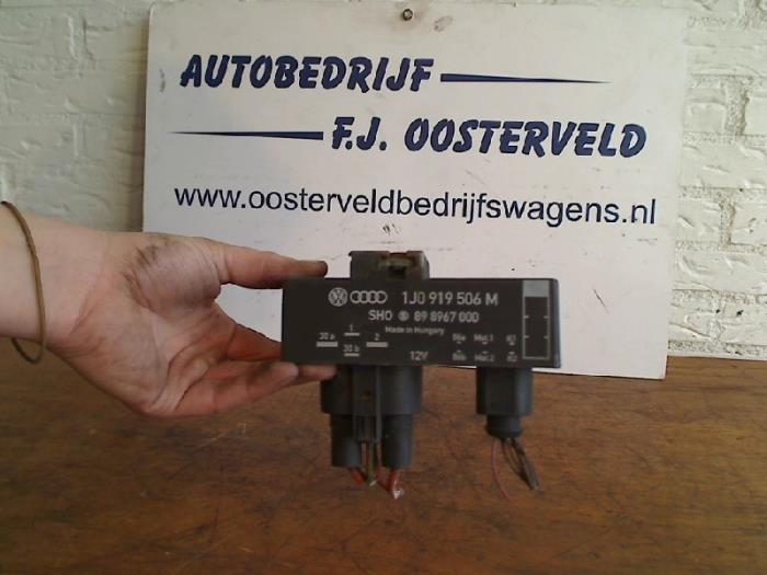 Usagé Ordinateur divers Seat Ibiza III (6L1) 1.9 TDI 100 Prix € 10,00 Règlement à la marge proposé par VW Parts Dronten