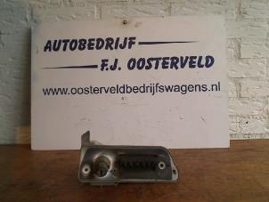 Used Rear lock cylinder Volkswagen Caddy Combi III (2KB,2KJ) 2.0 SDI Price on request offered by VW Parts Dronten