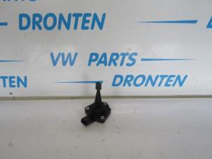 Usados Sensor de presión de aceite Volkswagen Polo V (6R) 1.4 TDI 12V 105 Precio € 45,00 Norma de margen ofrecido por VW Parts Dronten