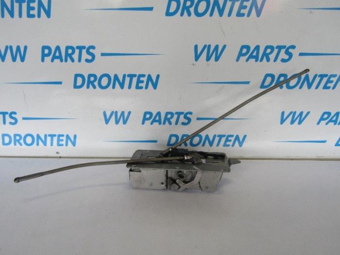 Convertible roof latch