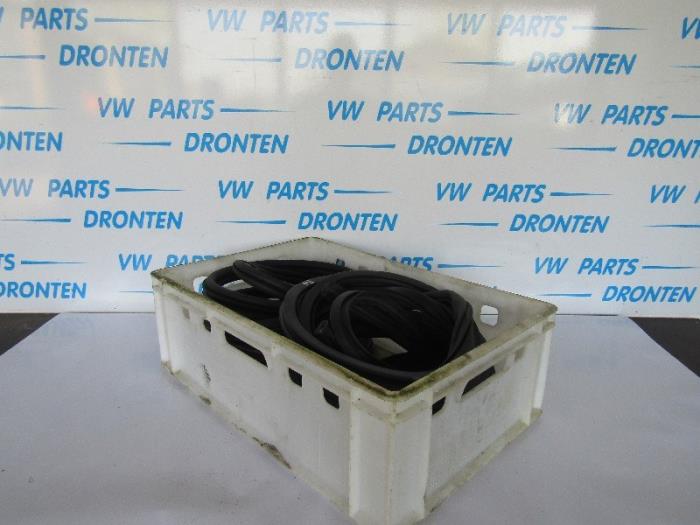 Gebrauchte Sonstige Volkswagen Up! (121) 1.0 12V 60 Preis € 100,00 Margenregelung angeboten von VW Parts Dronten