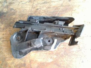 Used Front bumper bracket, left Volkswagen Golf Plus (5M1/1KP) 1.6 FSI 16V Price on request offered by VW Parts Dronten