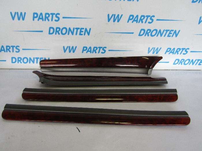 Begagnade Dekorstripe Audi A8 (D3) 4.2 V8 40V Quattro Pris € 100,00 Marginaltabell erbjuds av VW Parts Dronten