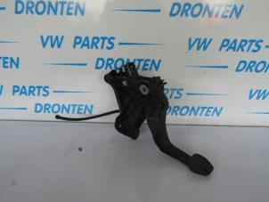 Used Clutch pedal Volkswagen Passat Variant (3G5) 2.0 TDI 16V 150 Price € 50,00 Margin scheme offered by VW Parts Dronten