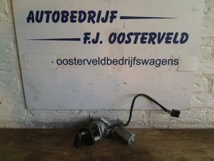 Used Door lock cylinder, left Volkswagen Transporter T5 2.5 TDi Price € 50,00 Margin scheme offered by VW Parts Dronten