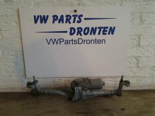 Used Front wiper motor Volkswagen Caddy III (2KA,2KH,2CA,2CH) 1.6 TDI 16V Price on request offered by VW Parts Dronten