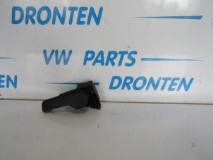 Usagé Levier capot Volkswagen Up! (121) 1.0 12V 60 Prix € 15,00 Règlement à la marge proposé par VW Parts Dronten