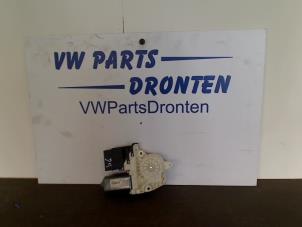 Usagé Mécanique vitre 2portes avant droite Volkswagen Passat Variant (3C5) 2.0 TDI 16V 170 Prix € 35,00 Règlement à la marge proposé par VW Parts Dronten