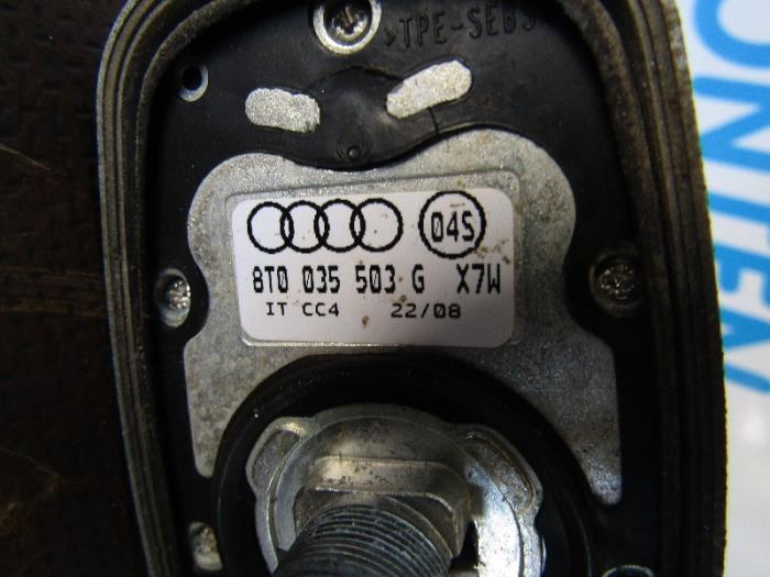 Antenne d'un Audi A5 (8T3) 3.2 FSI V6 24V 2008