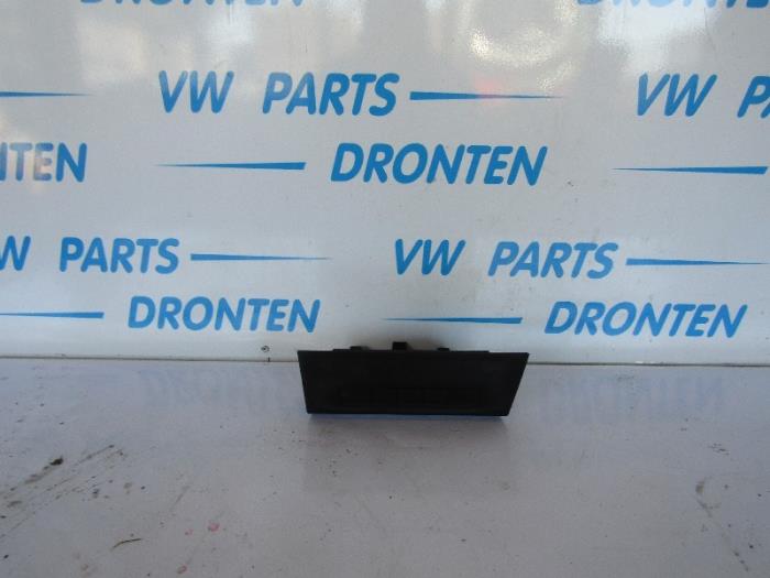 Usagé Divers Volkswagen Caddy IV 1.6 TDI 16V Prix € 10,00 Règlement à la marge proposé par VW Parts Dronten