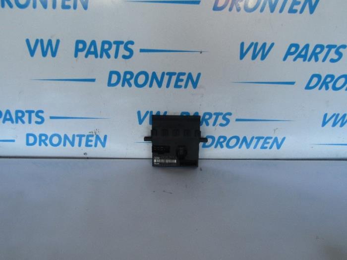 Used Body control computer Audi A8 (D3) 4.0 TDI V8 32V Quattro Price € 50,00 Margin scheme offered by VW Parts Dronten