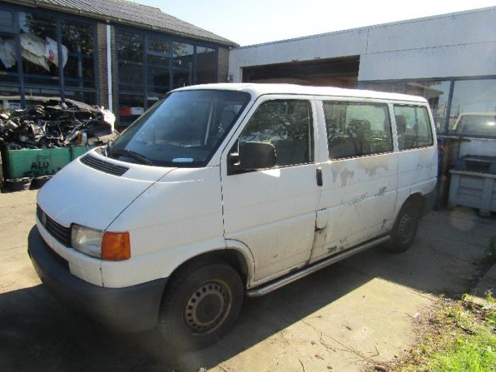 Używane Rózne Volkswagen Transporter/Caravelle T4 1.9 TD Cena na żądanie oferowane przez VW Parts Dronten