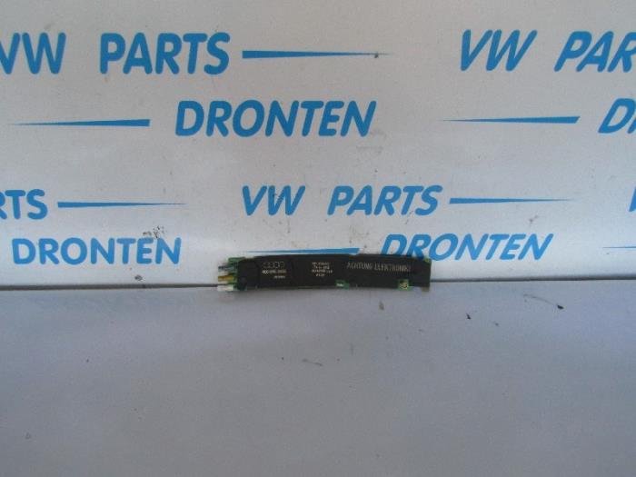 Begagnade Antenn Audi A8 (D3) 4.0 TDI V8 32V Quattro Pris € 50,00 Marginaltabell erbjuds av VW Parts Dronten