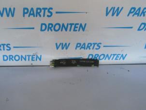 Usados Antena Audi A8 (D3) 4.0 TDI V8 32V Quattro Precio € 50,00 Norma de margen ofrecido por VW Parts Dronten