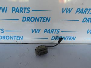 Usados Resistencia de calefactor Volkswagen Phaeton (3D) 4.2 V8 40V 4Motion Precio € 40,00 Norma de margen ofrecido por VW Parts Dronten