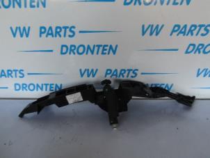 Używane Wspornik zderzaka lewy przód Volkswagen Phaeton (3D) 4.2 V8 40V 4Motion Cena € 50,00 Procedura marży oferowane przez VW Parts Dronten