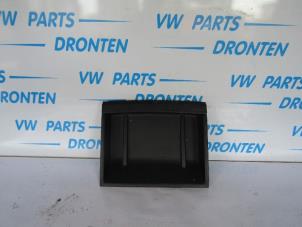 Usagé Compartiment de rangement plafond Volkswagen Caddy IV 1.6 TDI 16V Prix € 15,00 Règlement à la marge proposé par VW Parts Dronten