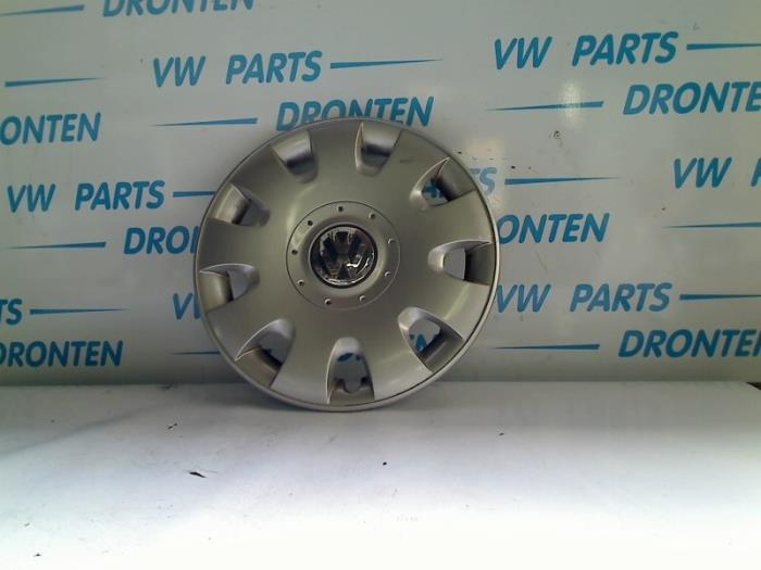 Wheel cover (spare) from a Volkswagen Golf V (1K1) 1.4 FSI 16V 2004