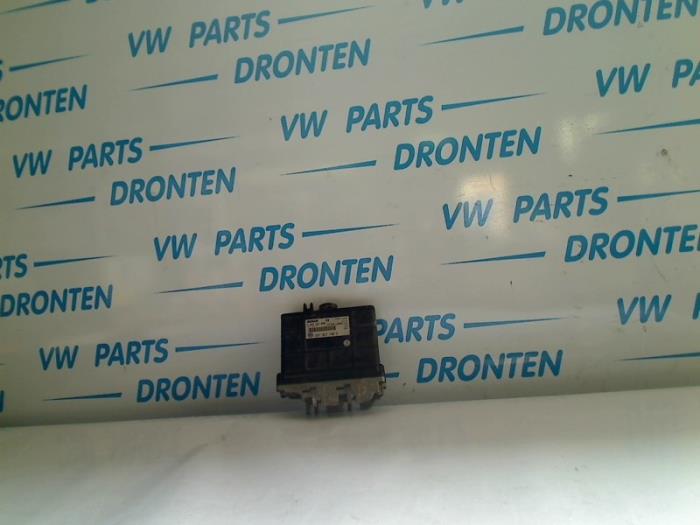 Used Automatic gearbox computer Volkswagen Polo III (6N1) 1.6i 75 Price € 30,00 Margin scheme offered by VW Parts Dronten